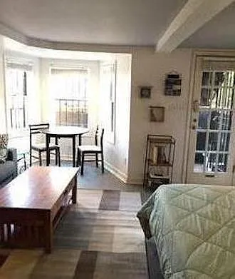 630 Constitution Ave NE photo 1