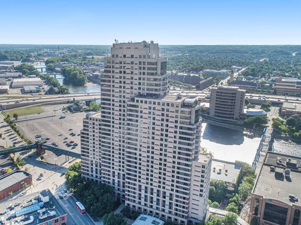 64 Campau Cir NW, Grand Rapids, MI 49503