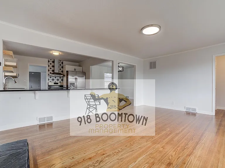 4819 E 37th Pl — Photo 3