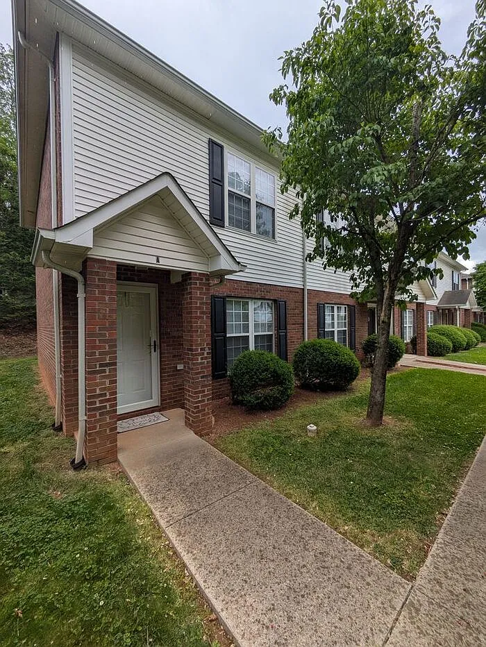 2 bed, 2.5 bath, 1025 sqft, $1,145 — Photo 1