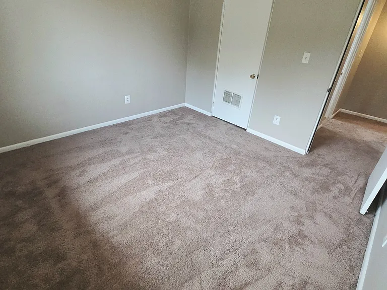 111 Pine Dr #10 — Photo 22