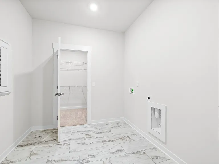 319 Lacewing Ln — Photo 22