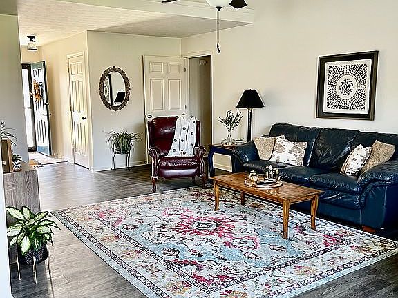 5th image of 205 Pinehurst Ct