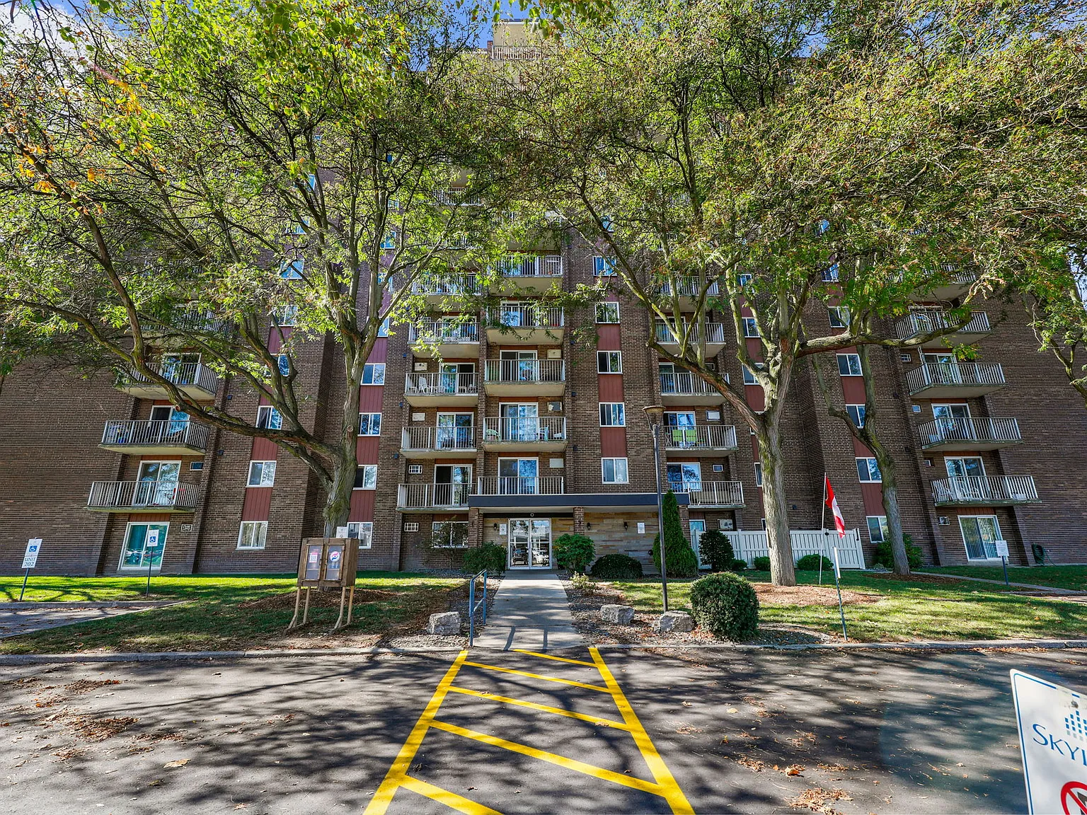 Chatham Tower Apartments — Photo 4