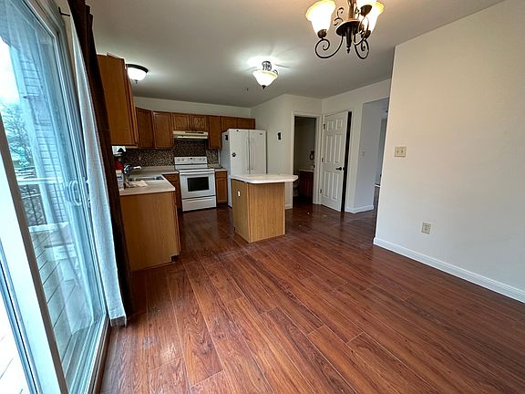 5th image of 1238 Splashing Brook Dr