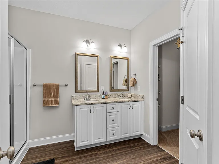 975 Newburn Dr — Photo 37