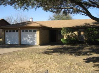 1213 Augusta Rd, Benbrook, TX 76126