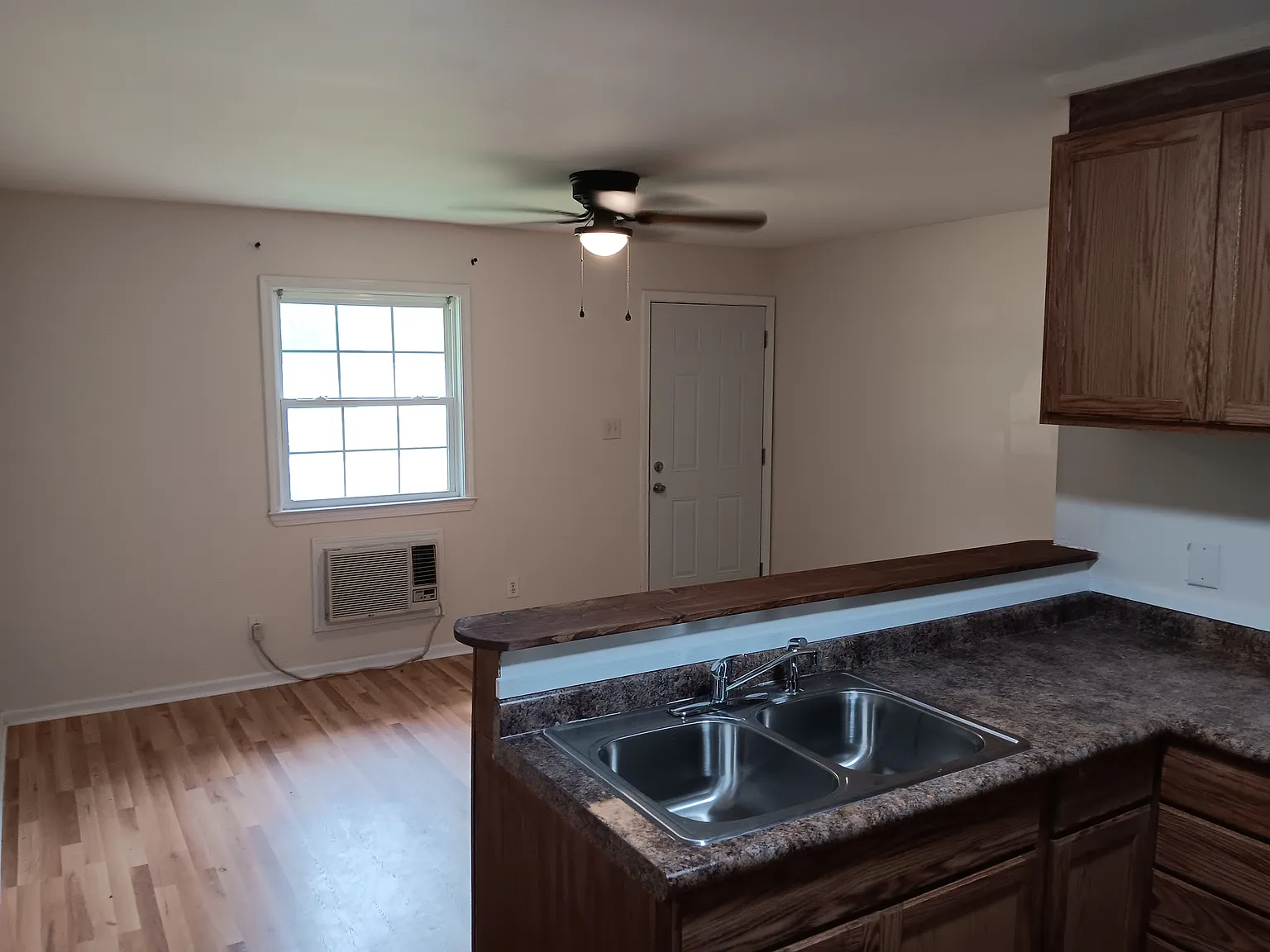1 bed, $750 — Photo 1