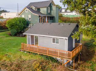 449 SW 10th St, Newport, OR 97365