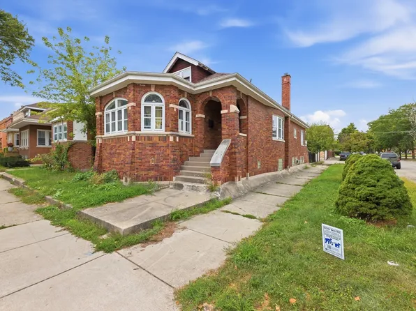 5700 S Maplewood Ave, Chicago, IL 60629