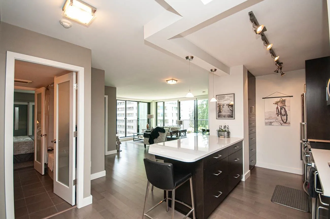 2 bed, 934 sqft, $3,995 — Photo 4