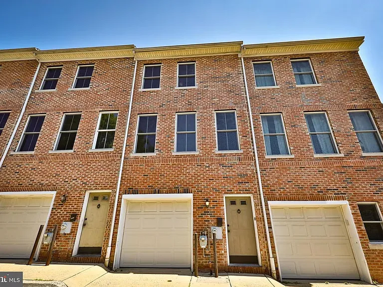 406 Leverington Ave #F — Photo 1