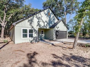 337 Elm Ave, Azle, TX 76020