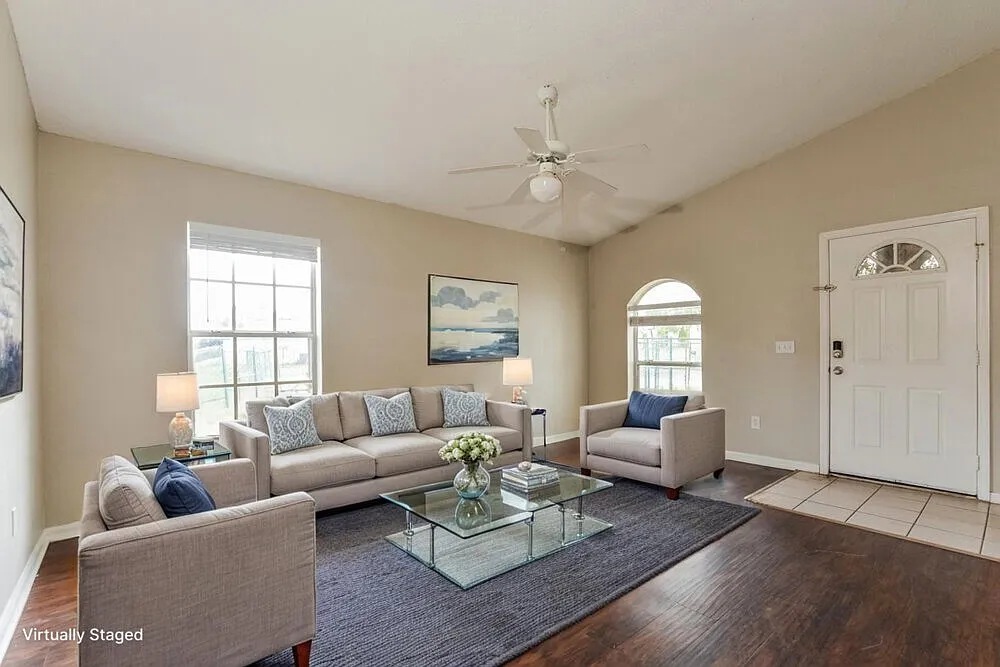 3 bed, 2.0 bath, 1824 sqft, $1,880 — Photo 3
