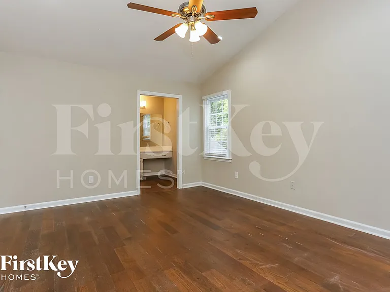 5395 Telford Ct — Photo 11