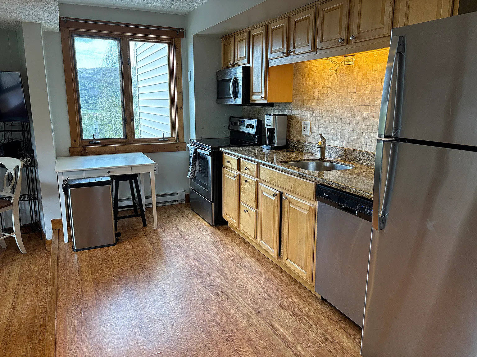 2 bed, 764 sqft, $2,500 — Photo 3