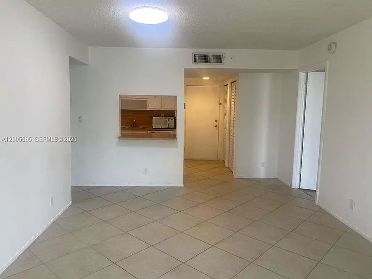 220 Lakeview Dr #203 — Photo 9