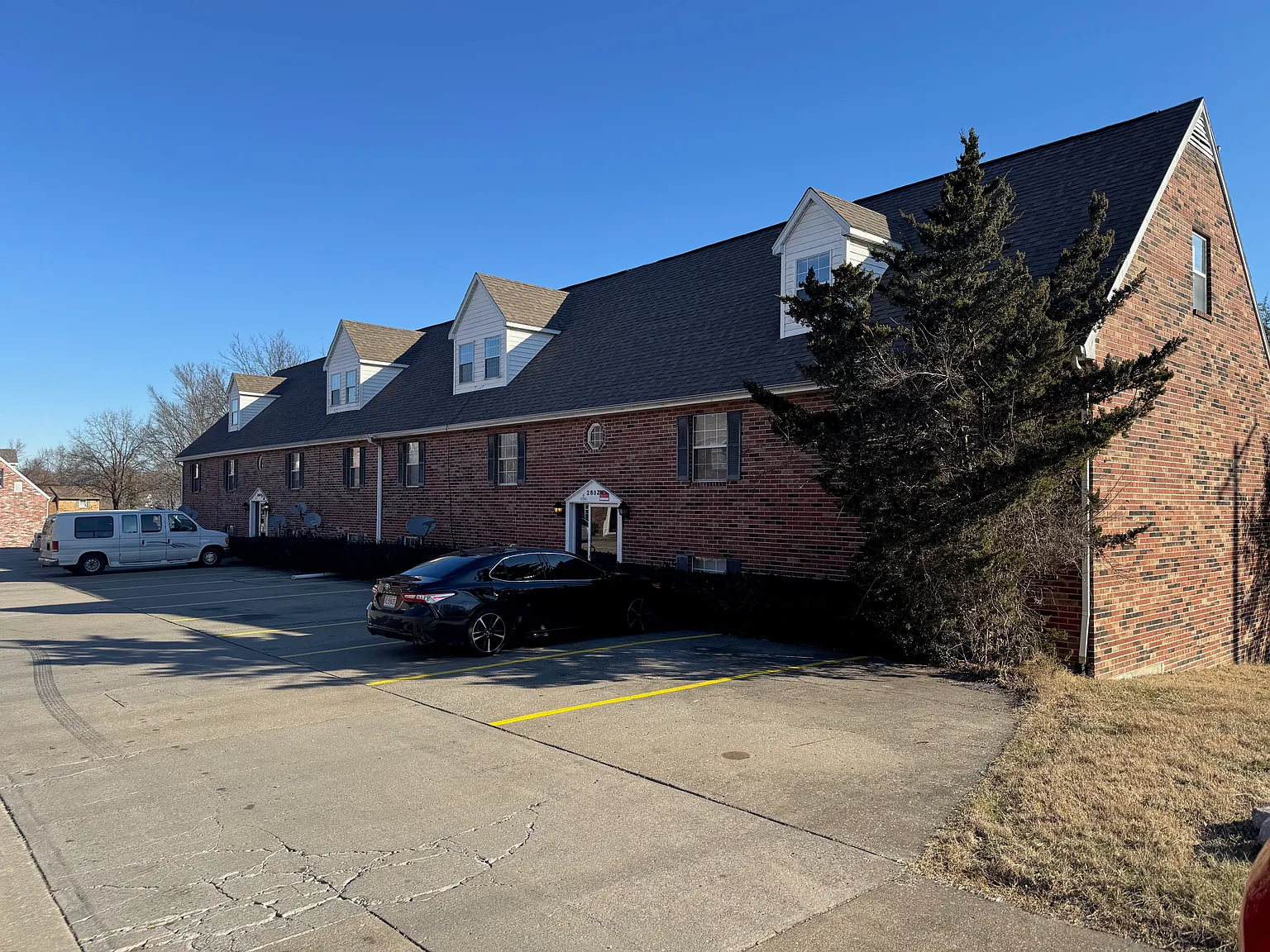 2 bed, $750 — Photo 1