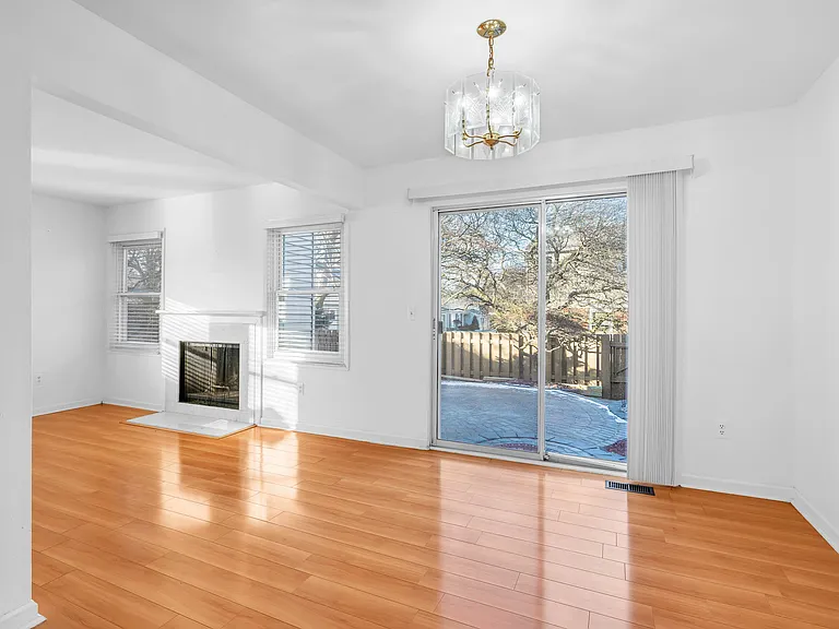 1592 Brentwood Dr — Photo 17