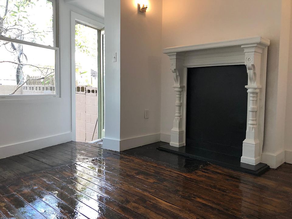 1st image of 2915 W Girard Ave