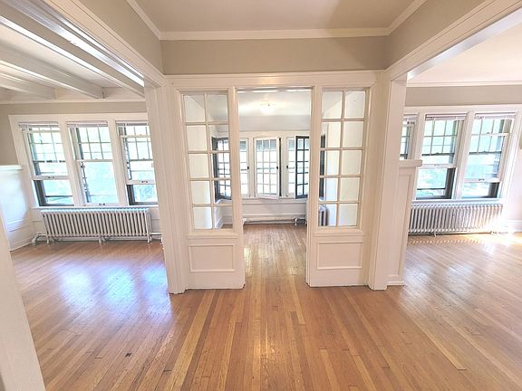 3rd image of 2541-43 N Lake Dr