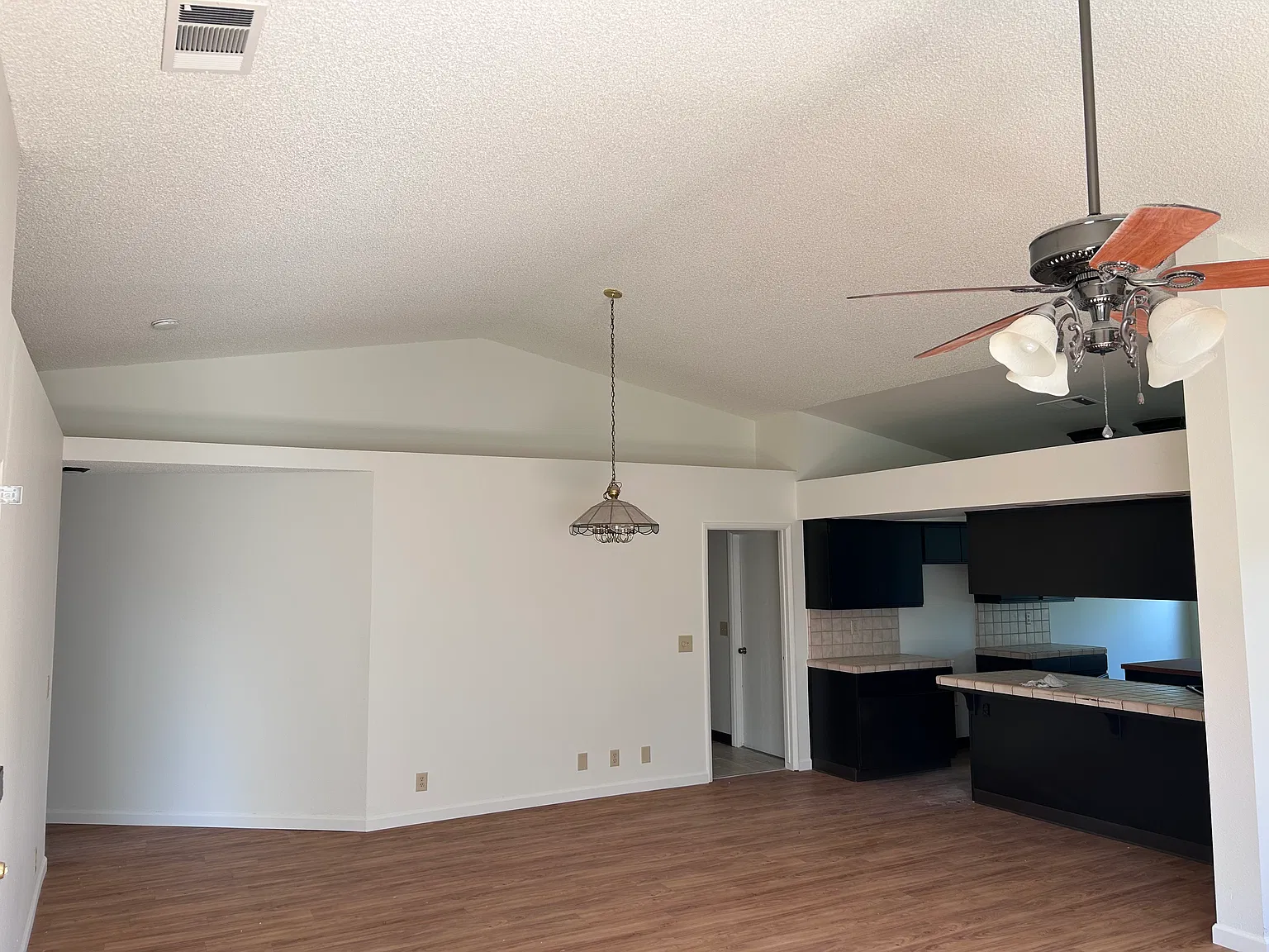 3 bed, 1650 sqft, $2,235 — Photo 4