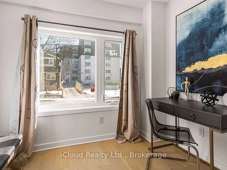 386 Coxwell Ave — Photo 14