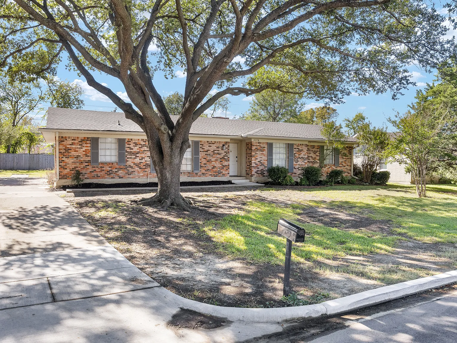 3 bed, 1790 sqft, $3,200 — Photo 1