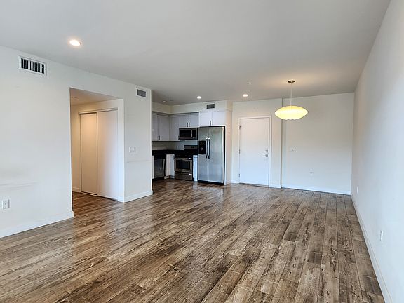 2nd image of 4504 Colbath Ave Unit 301