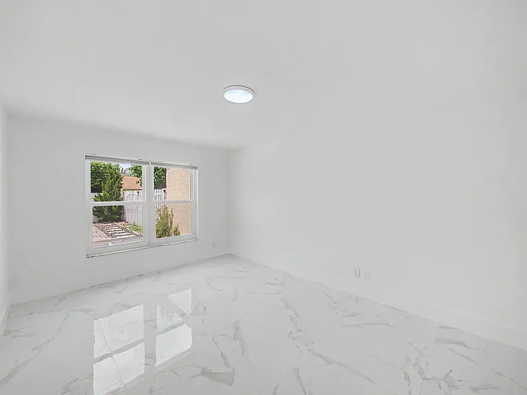8464 Lake Worth Rd — Photo 12