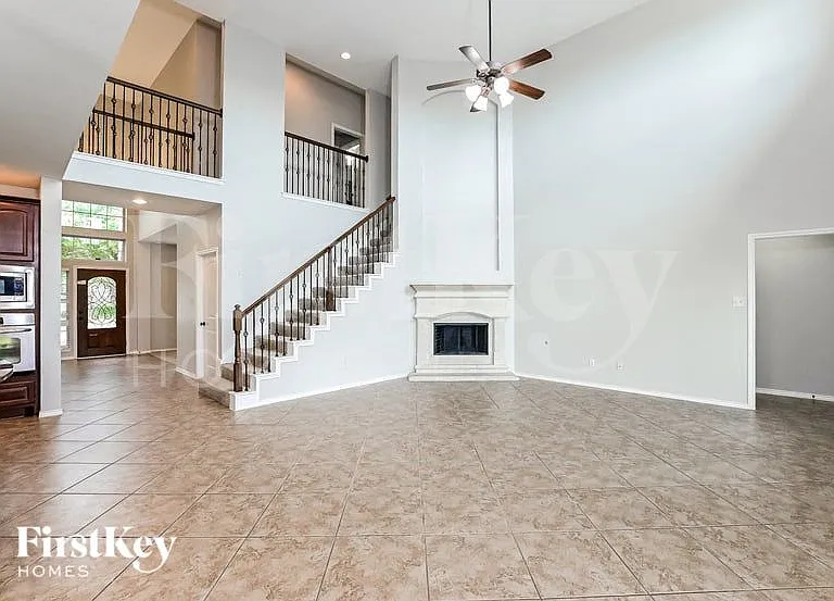 10402 Golden Hearth Ln — Photo 4