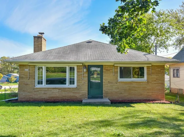 6070 North 114th STREET, Milwaukee, WI 53225