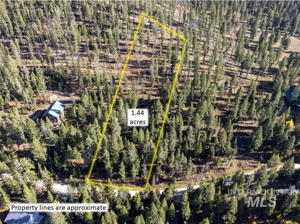 4236 Mountain View Dr, Island Park, ID 83429