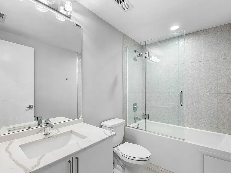 652 N Morgan St #202 — Photo 5