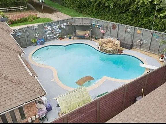 2nd image of 4315 Seedling Ln
