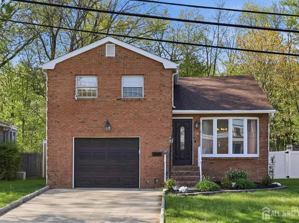 42 Lenox Ave, Green Brook, NJ 08812
