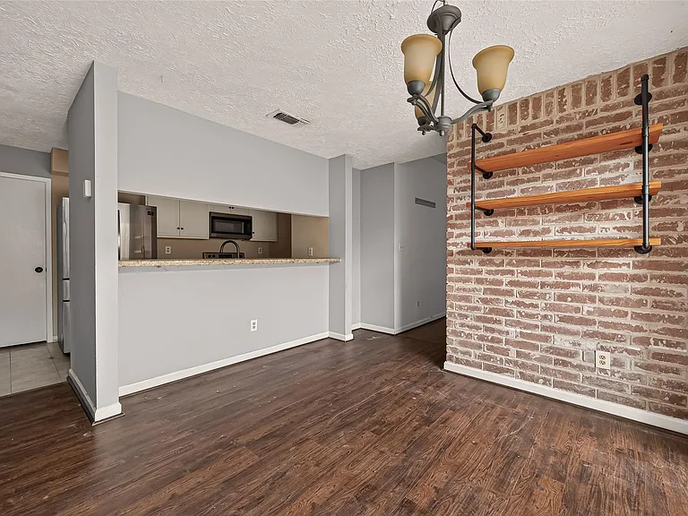 10318 Buffalo Bend Dr — Photo 6