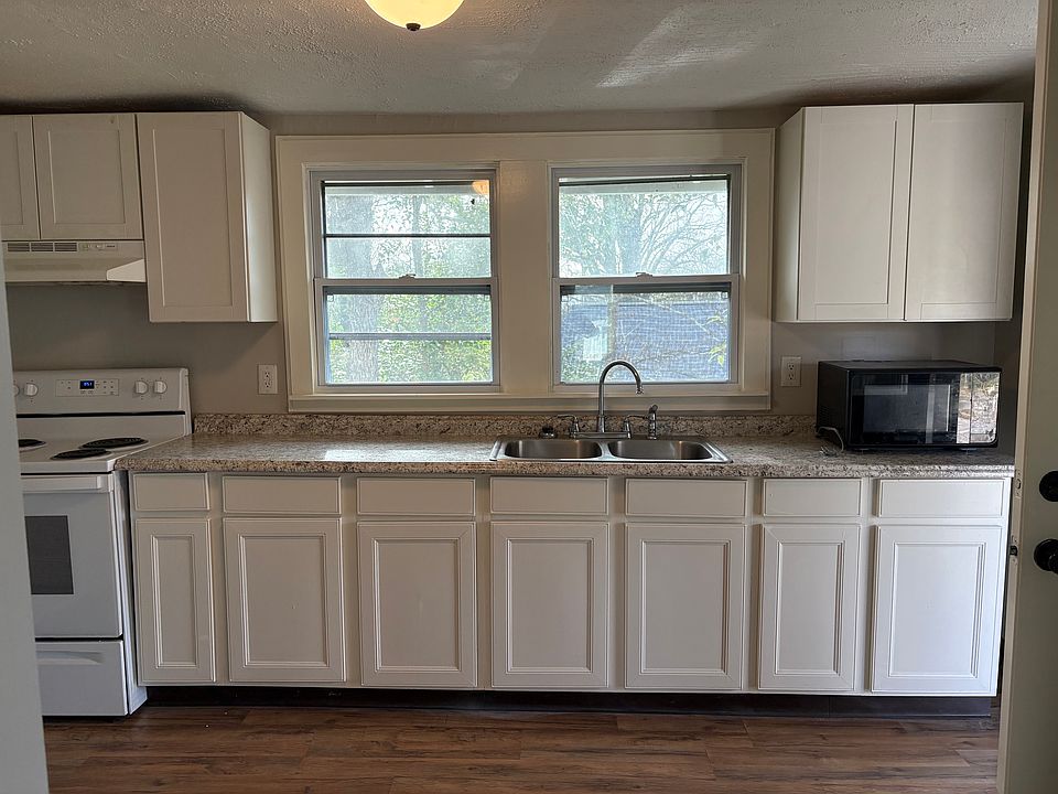 New easy-to-clean windows were installed in 2019. New upper cabinets and freshly painted lowers
