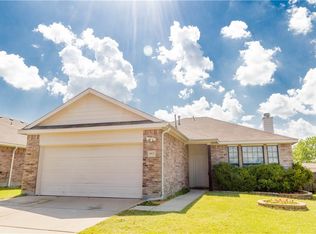 1012 Caliche Rd, Fort Worth, TX 76108