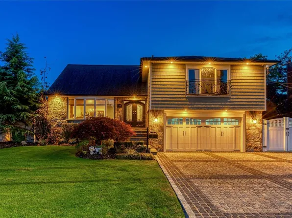 796 Sacco Place, North Bellmore, NY 11710