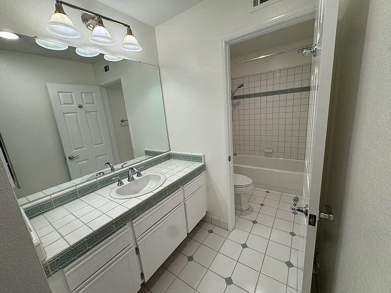 834 Sunstone St — Photo 15