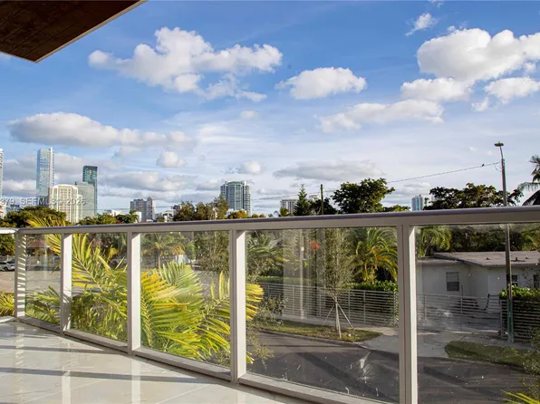 529 SW 11th St #202, Miami, FL 33129