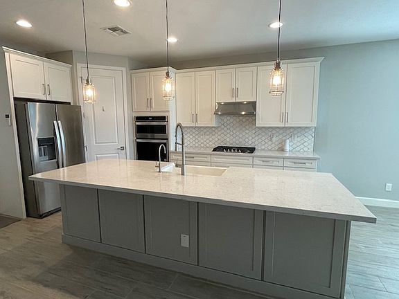 4th image of 731 E Marblewood Way