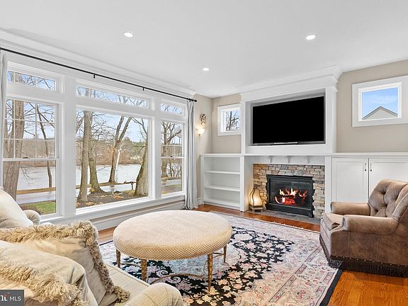 5th image of 1217 River Rd