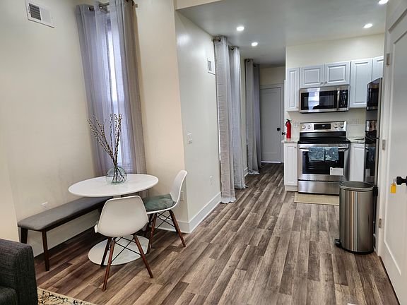 3rd image of 2203 Catharine St Floor 1