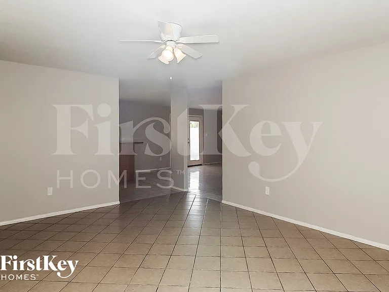 13633 N 20th Ln — Photo 8