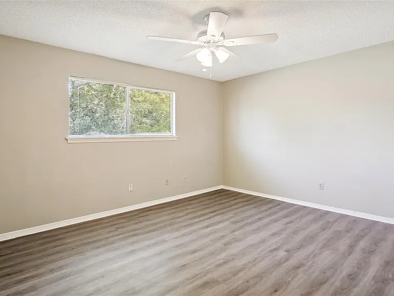 9414 Crystal Cove Cir — Photo 8