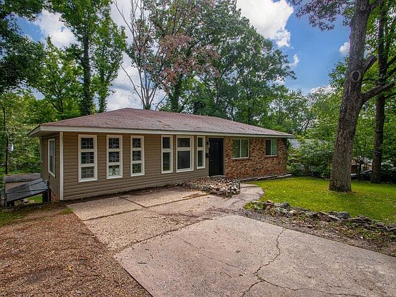 2nd image of 124 Springwood Dr