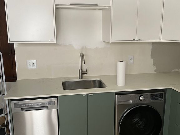 2nd image of 5452 43rd Ave S Floor 2