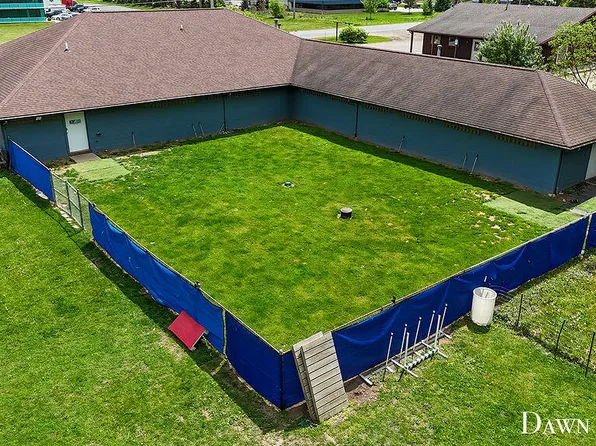 7795 Douglas Ave, Kalamazoo, MI 49009